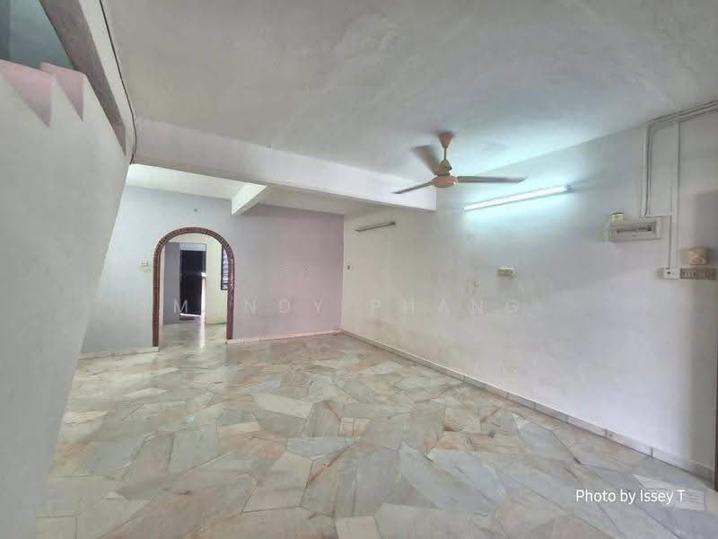 Rumah Teres 2-Tingkat untuk Dijual di Gunung Rapat (Ipoh) - Mandy Phang - Living Room - PropertyGuru.com.my