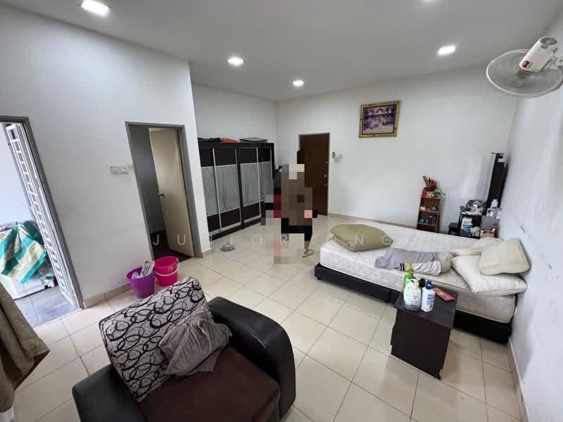 Rumah Teres 2-Tingkat untuk Dijual di Taman Desa Mas (Rawang) - Junior Ong - Living Room - PropertyGuru.com.my
