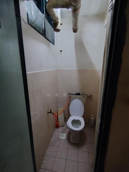 Flat for Rent at Desa Tasik Fasa 6B - Han . - Bathroom - PropertyGuru.com.my