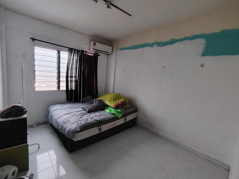 Flat for Rent at Desa Tasik Fasa 6B - Han . - Bedroom - PropertyGuru.com.my