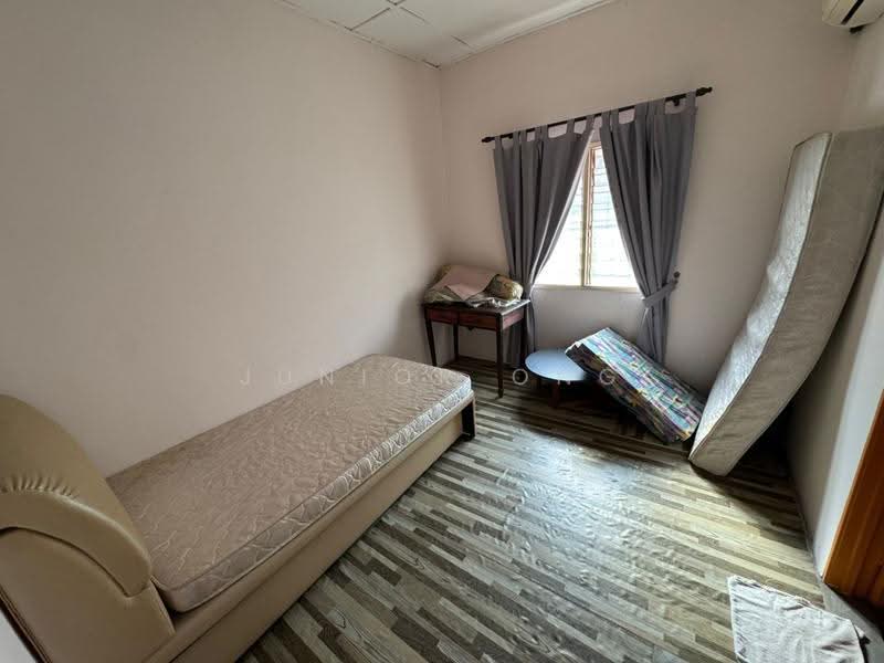 2-storey Terraced House for Sale in Bandar Country Homes (Rawang) - Junior Ong - Bedroom - PropertyGuru.com.my