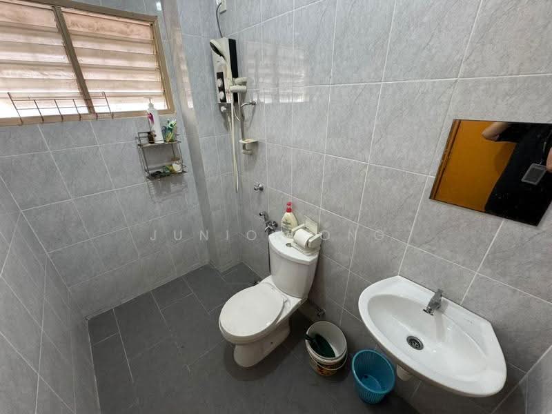 2-storey Terraced House for Sale in Bandar Country Homes (Rawang) - Junior Ong - Bathroom - PropertyGuru.com.my