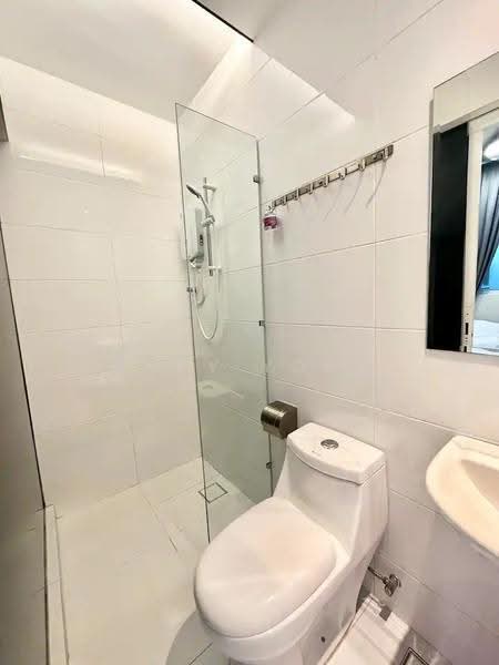 Service Residence for Sale at The Wave Residence - Andy Yong - Bathroom - PropertyGuru.com.my