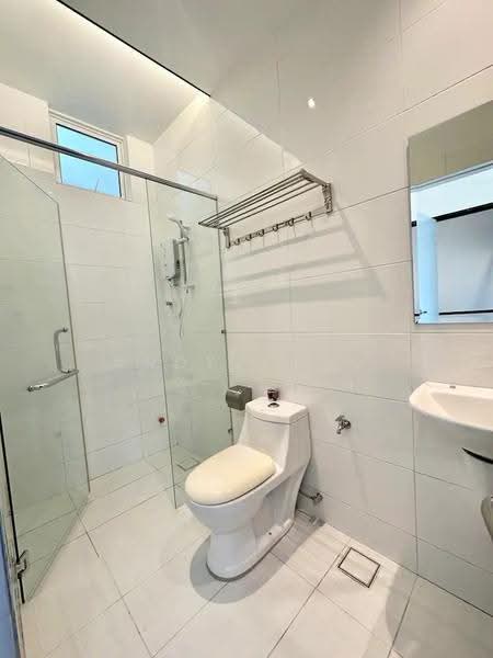 Service Residence for Sale at The Wave Residence - Andy Yong - Bathroom - PropertyGuru.com.my