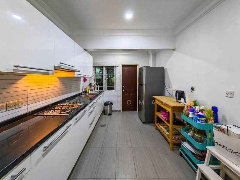 Rumah Teres 2-Tingkat untuk Dijual di Perdana Lakeview East (Cyberjaya) - Fazri Omar - Kitchen - PropertyGuru.com.my