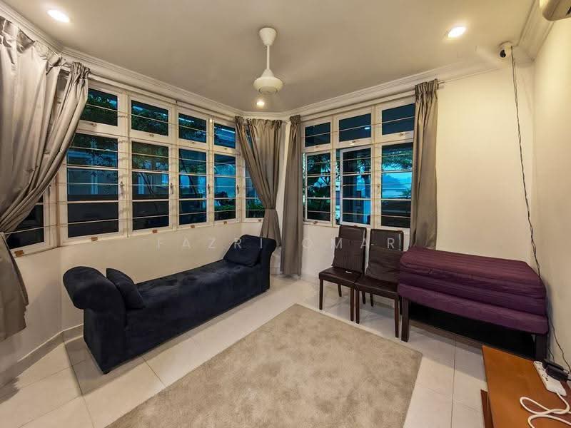 Rumah Teres 2-Tingkat untuk Dijual di Perdana Lakeview East (Cyberjaya) - Fazri Omar - Living Room - PropertyGuru.com.my