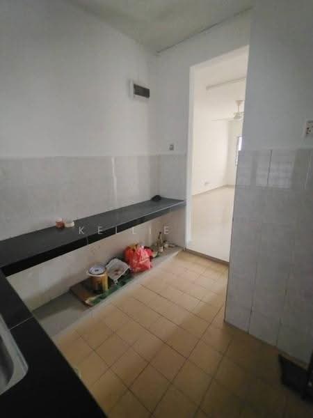 Pangsapuri untuk Dijual di Sri Ros Apartment - Kellie Ho - Kitchen - PropertyGuru.com.my