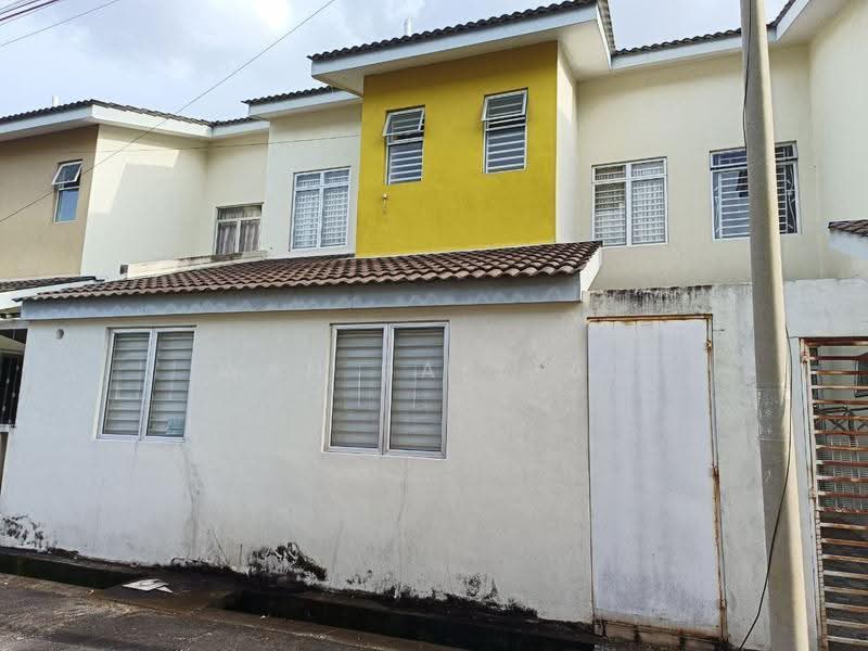 2-storey Terraced House for Sale in Bandar Enstek (Negeri Sembilan) - Wan Rafizal - Exterior - PropertyGuru.com.my