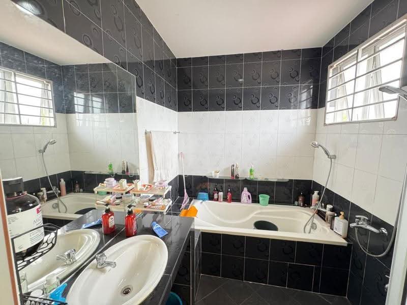 Bungalow House untuk Dijual di Bandar Country Homes (Rawang) - Junior Ong - Bathroom - PropertyGuru.com.my