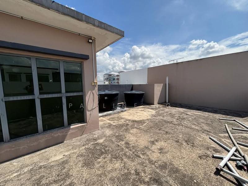 Kediaman Servis untuk Dijual di D'carlton (Residensi Seri Mega) - Pauline Ng - Roof - PropertyGuru.com.my