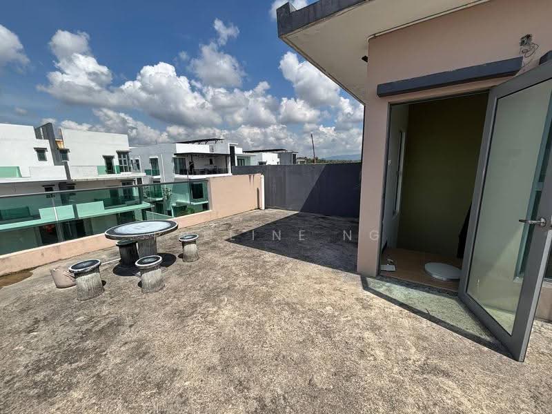 Kediaman Servis untuk Dijual di D'carlton (Residensi Seri Mega) - Pauline Ng - Exterior - PropertyGuru.com.my
