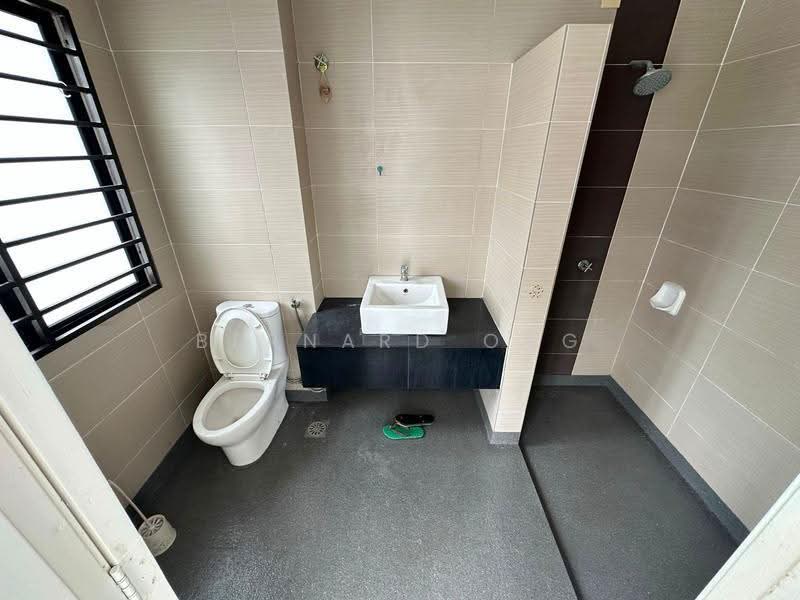 2-storey Terraced House for Sale in M Residence (Rawang) - Bernard Ong - Bathroom - PropertyGuru.com.my