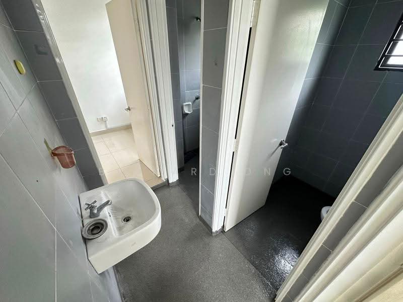 2-storey Terraced House for Sale in M Residence (Rawang) - Bernard Ong - Bathroom - PropertyGuru.com.my
