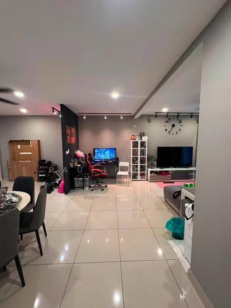 Apartment for Sale at Austin Suites (Permata Austin) - Pauline Ng - Living Room - PropertyGuru.com.my