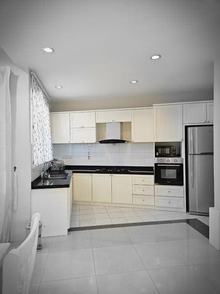 Condominium for Rent at The View Condominium - Alex Lim - Kitchen - PropertyGuru.com.my