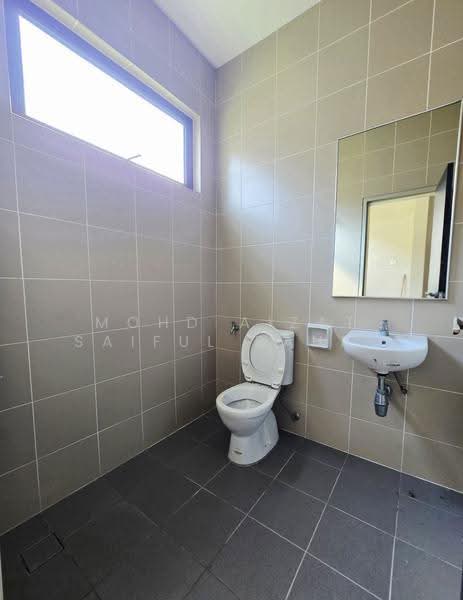 Rumah Teres 2-Tingkat untuk Dijual di Elmina (Shah Alam) - Mohd Aizat Saiful Bahri - Bathroom - PropertyGuru.com.my