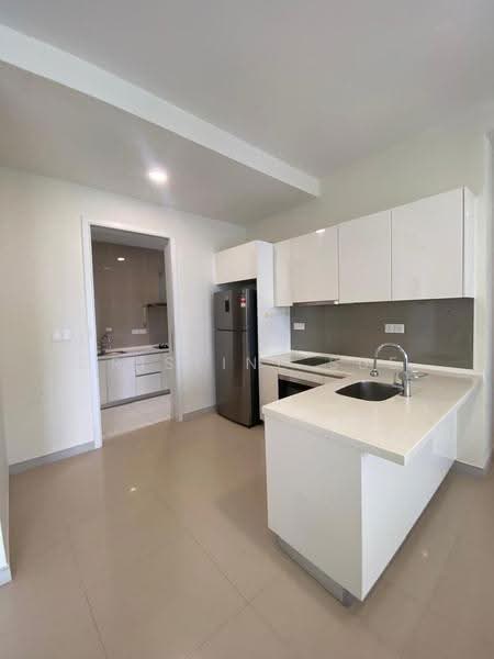 Kondominium untuk Dijual di Pavilion Hilltop - Cristine Sue - Kitchen - PropertyGuru.com.my