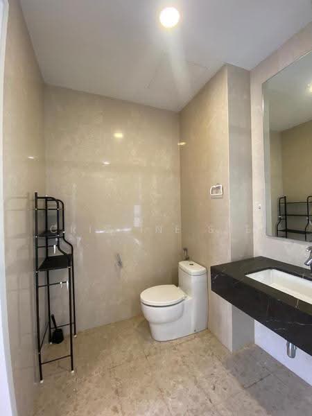 Kondominium untuk Dijual di Pavilion Hilltop - Cristine Sue - Bathroom - PropertyGuru.com.my