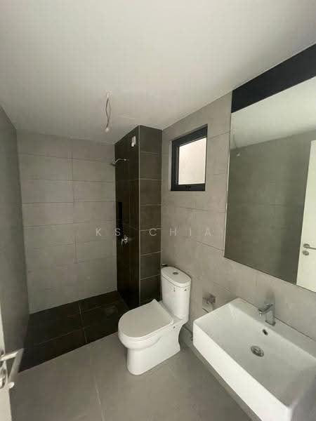 Kediaman Servis untuk Dijual di Millerz Square Serviced Residence - KS Chia - Bathroom - PropertyGuru.com.my