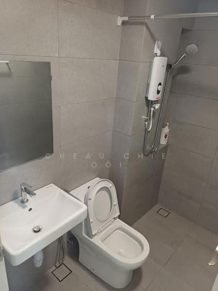 Kediaman Servis untuk Dijual di Vivo Executive Apartment - Cheau Chie Ooi - Bathroom - PropertyGuru.com.my