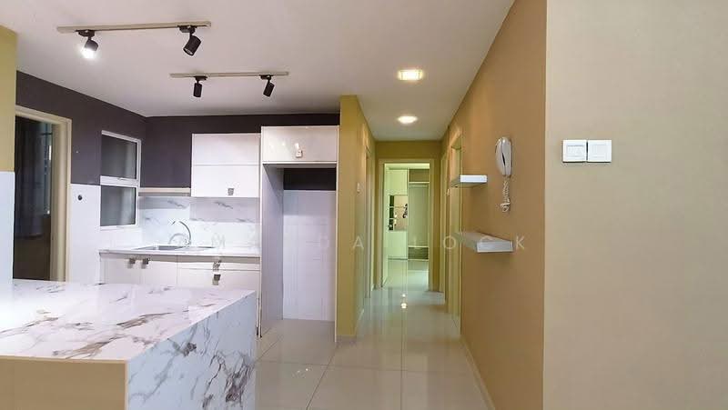 Kondominium untuk Disewa di The Zest @ Kinrara 9 - Amanda Lock - Kitchen - PropertyGuru.com.my