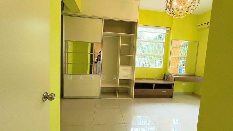 Kondominium untuk Disewa di The Zest @ Kinrara 9 - Amanda Lock - Bedroom - PropertyGuru.com.my