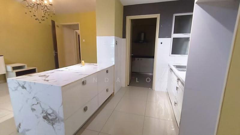 Kondominium untuk Disewa di The Zest @ Kinrara 9 - Amanda Lock - Kitchen - PropertyGuru.com.my