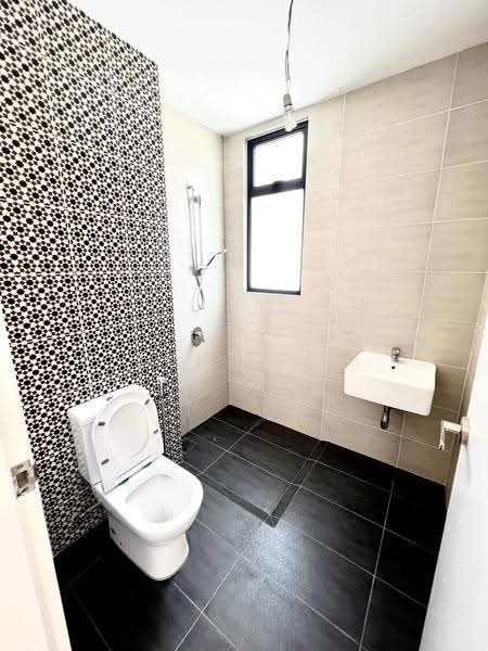 Bungalow House untuk Dijual di Kuala Selangor (Selangor) - Zul Arif - Bathroom - PropertyGuru.com.my