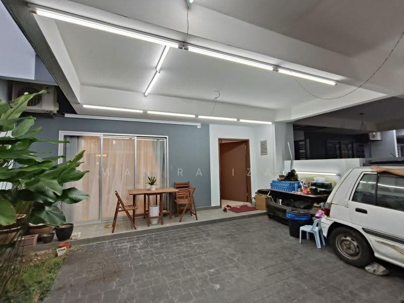 2-storey Terraced House for Sale in Semenyih (Selangor) - Wan Rafizal - Exterior - PropertyGuru.com.my