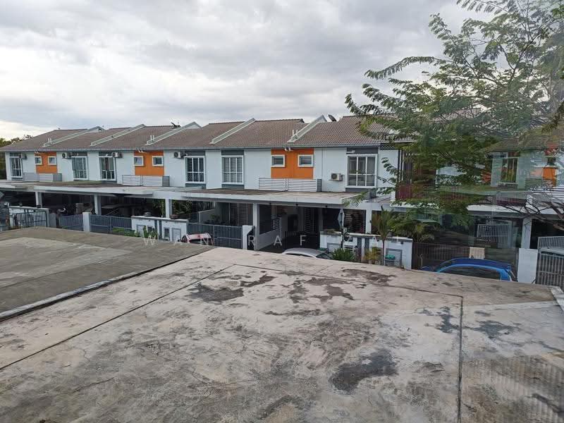 2-storey Terraced House for Sale in Semenyih (Selangor) - Wan Rafizal - Exterior - PropertyGuru.com.my