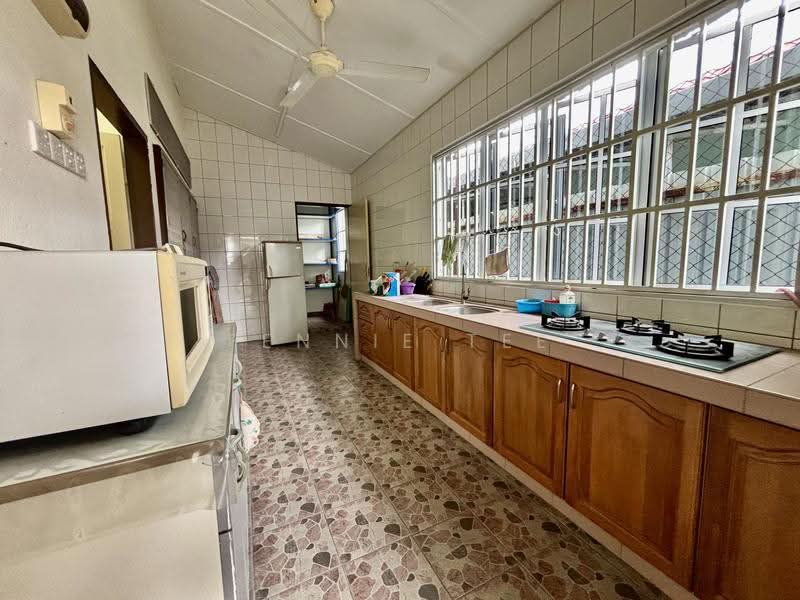 Rumah Berkembar untuk Disewa di Taman Antek Avenue (Teluk Intan) - Fennie Tee - Kitchen - PropertyGuru.com.my