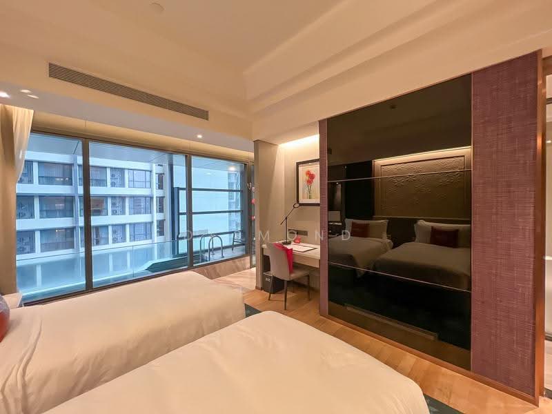 Kediaman Servis untuk Dijual di Imperial Lexis - Desmond Ong - Bedroom - PropertyGuru.com.my
