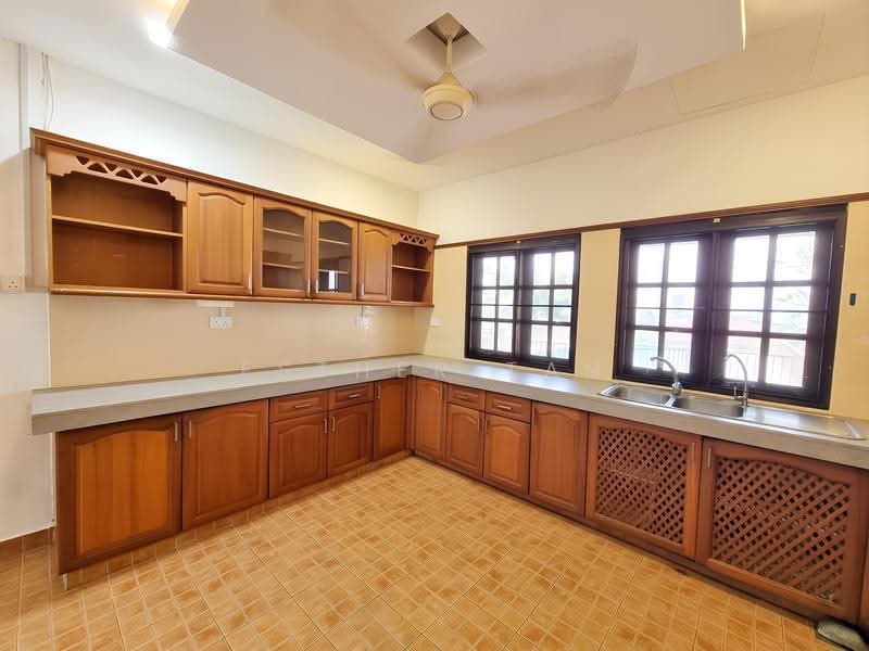 Bungalow House untuk Disewa di Taman Duta (Bukit Tunku (Kenny Hills)) - Esther Tan - Kitchen - PropertyGuru.com.my
