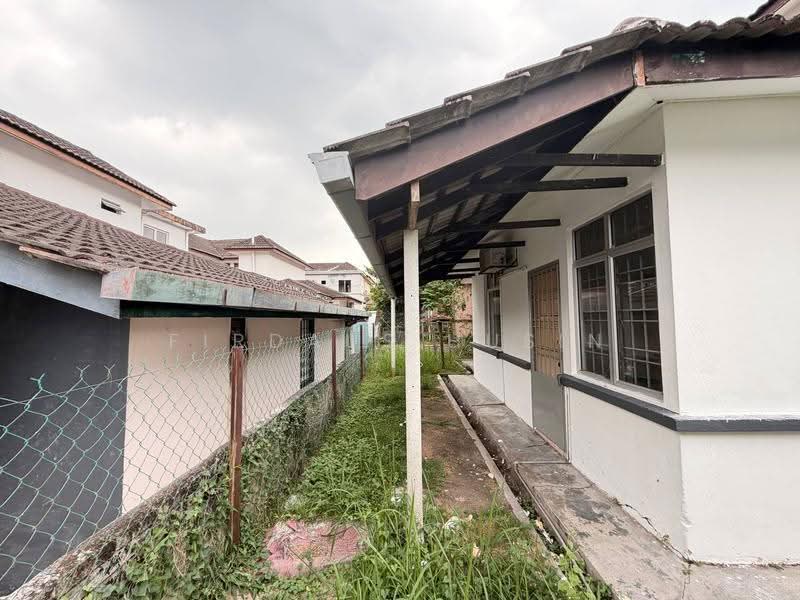 Bungalow House for Sale in Taman Tasik Semenyih (Semenyih) - Firdaus Husin - Exterior - PropertyGuru.com.my