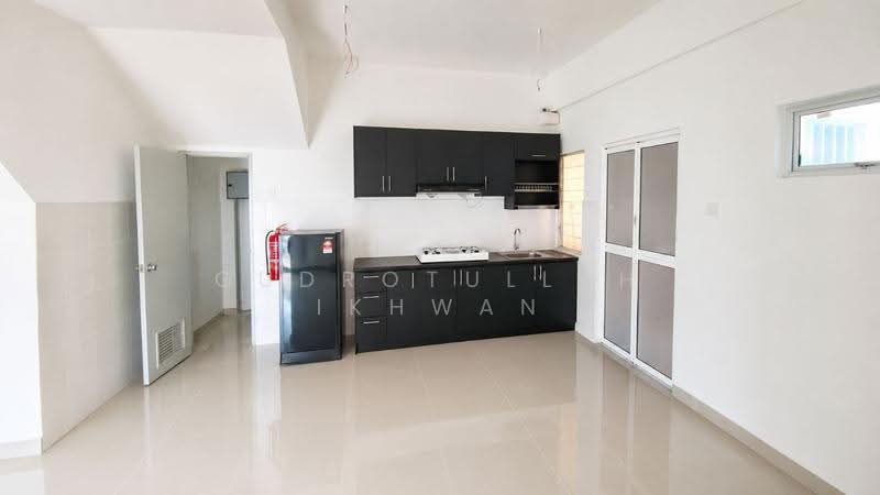 Rumah Bandar untuk Disewa di Cybersouth (Dengkil) - Gudrotullah Ikhwan - Kitchen - PropertyGuru.com.my
