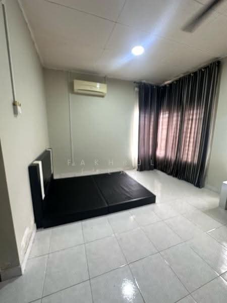 2-storey Terraced House for Sale in Bandar Seri Alam (Masai) - Fakhrul Imlan - Bedroom - PropertyGuru.com.my