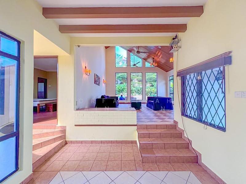 Bungalow House for Sale in Saujana Utama (Selangor) - NORFADILAH ZAINUDDIN - Living Room - PropertyGuru.com.my