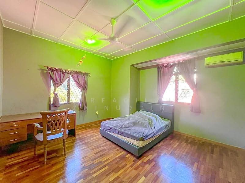 Bungalow House for Sale in Saujana Utama (Selangor) - NORFADILAH ZAINUDDIN - Bedroom - PropertyGuru.com.my