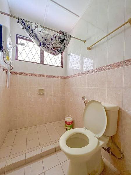 Bungalow House for Sale in Saujana Utama (Selangor) - NORFADILAH ZAINUDDIN - Bathroom - PropertyGuru.com.my