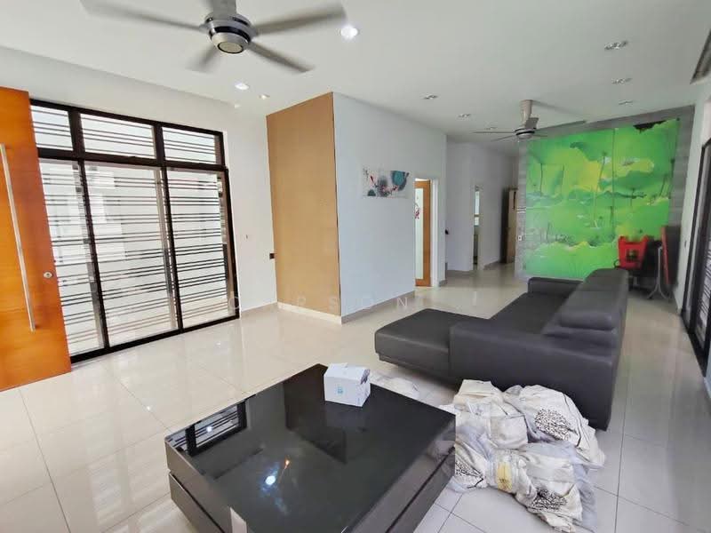 Rumah Kluster untuk Dijual di Taman Setia Indah (Tebrau) - Carson . - Living Room - PropertyGuru.com.my