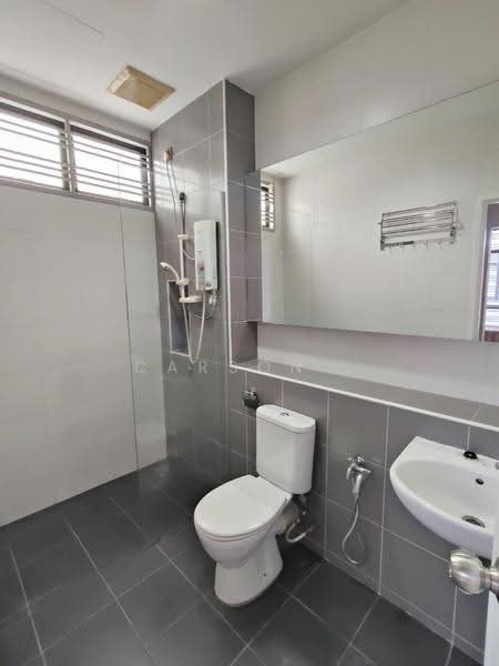 Rumah Kluster untuk Dijual di Taman Setia Indah (Tebrau) - Carson . - Bathroom - PropertyGuru.com.my