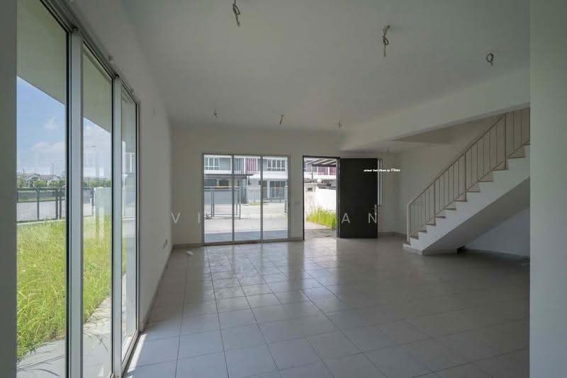 Rumah Teres 2-Tingkat untuk Dijual di Bukit Raja (Selangor) - Vitas Tan - Living Room - PropertyGuru.com.my