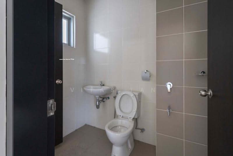 Rumah Teres 2-Tingkat untuk Dijual di Bukit Raja (Selangor) - Vitas Tan - Bathroom - PropertyGuru.com.my