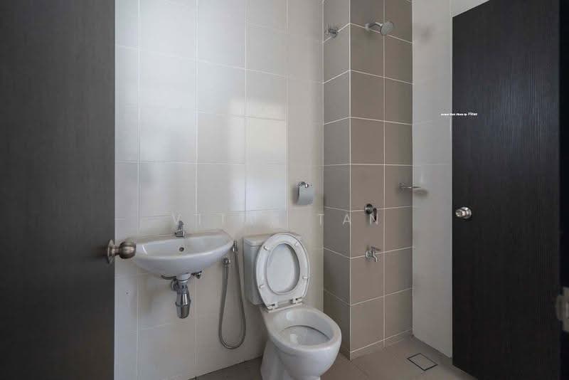 Rumah Teres 2-Tingkat untuk Dijual di Bukit Raja (Selangor) - Vitas Tan - Bathroom - PropertyGuru.com.my