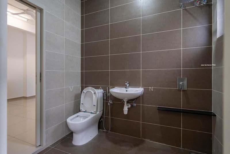 Rumah Teres 2-Tingkat untuk Disewa di Setia Indah (Setia Alam) - Vitas Tan - Bathroom - PropertyGuru.com.my