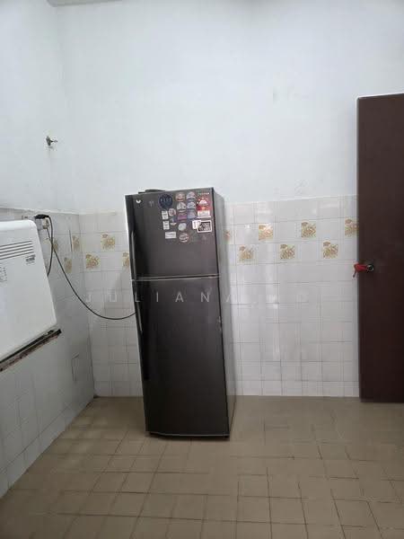 Terraced House for Rent in Usj 13 (Subang Jaya) - Juliana Ng - Kitchen - PropertyGuru.com.my