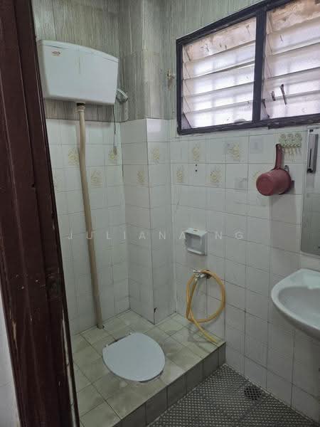 Terraced House for Rent in Usj 13 (Subang Jaya) - Juliana Ng - Bathroom - PropertyGuru.com.my