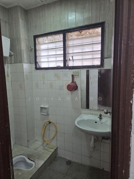 Terraced House for Rent in Usj 13 (Subang Jaya) - Juliana Ng - Bathroom - PropertyGuru.com.my
