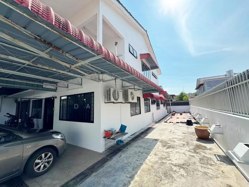 Rumah Berkembar untuk Dijual di Jelutong (Penang) - Danny Lim - Exterior - PropertyGuru.com.my