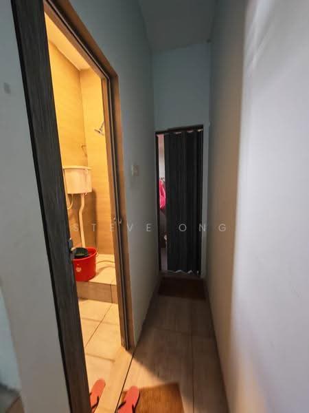 Shop for Sale in Bandar Puteri Puchong (Puchong) - Steve Ong - Corridor - PropertyGuru.com.my